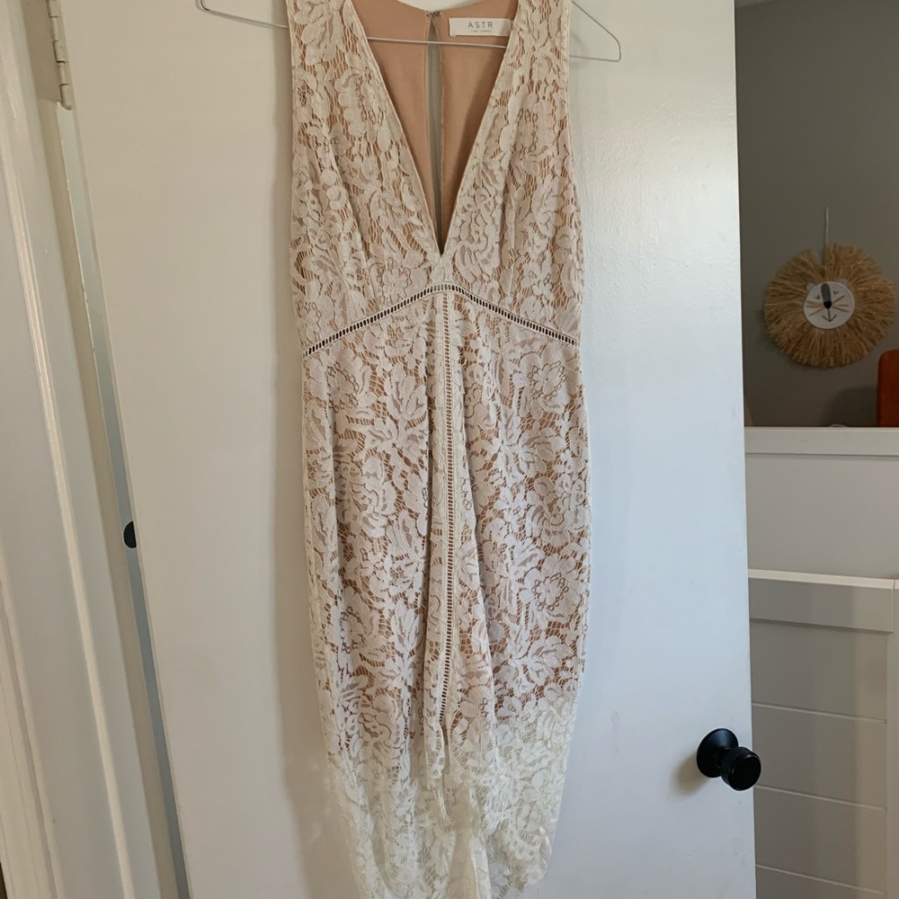 Astr the label cream lace dress